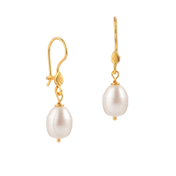 Earring made from brass, goldplated with pearl